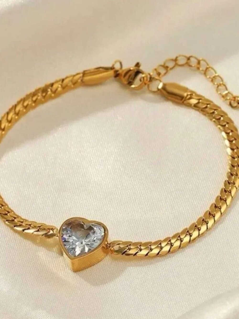 Diamond Heart Bracelet Q820